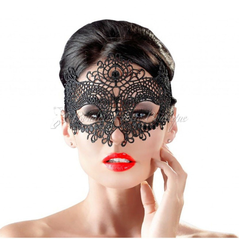 Black-Embroidered-Mask
